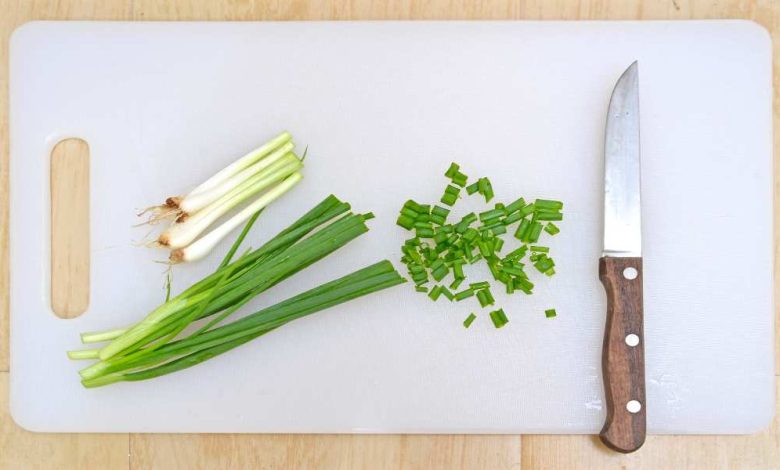 How to cut spring onions chinese style